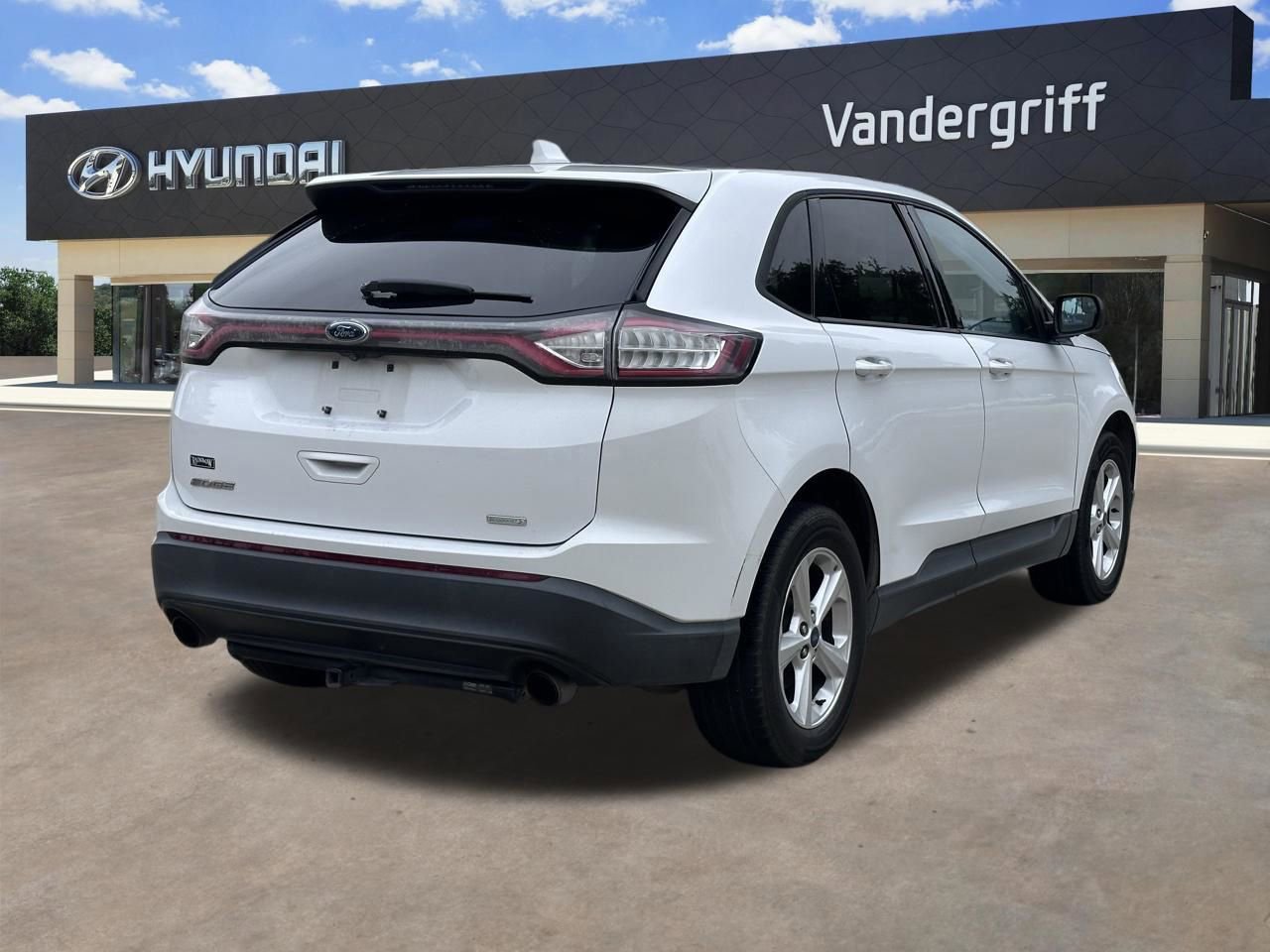 Used 2015 Ford Edge SE FWD image 12