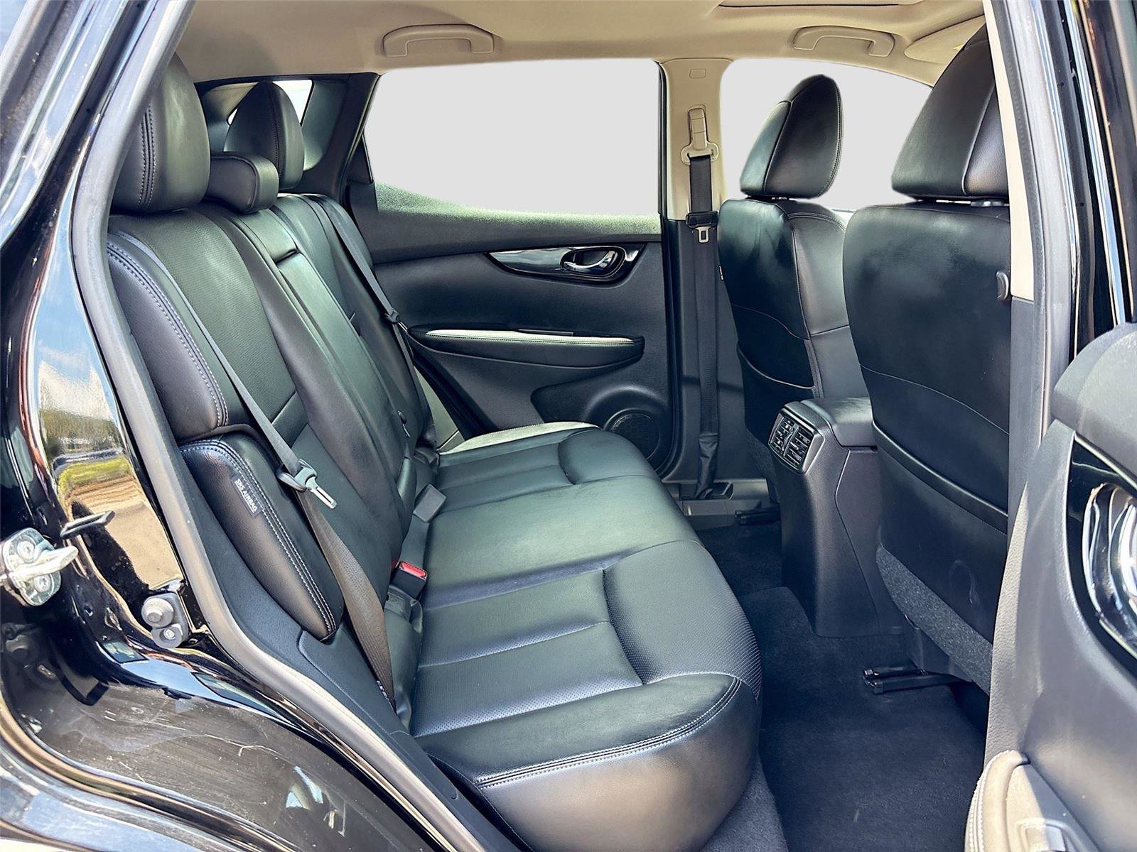 Used 2021 Nissan Rogue Sport SL w/ Premium Package FWD image 27