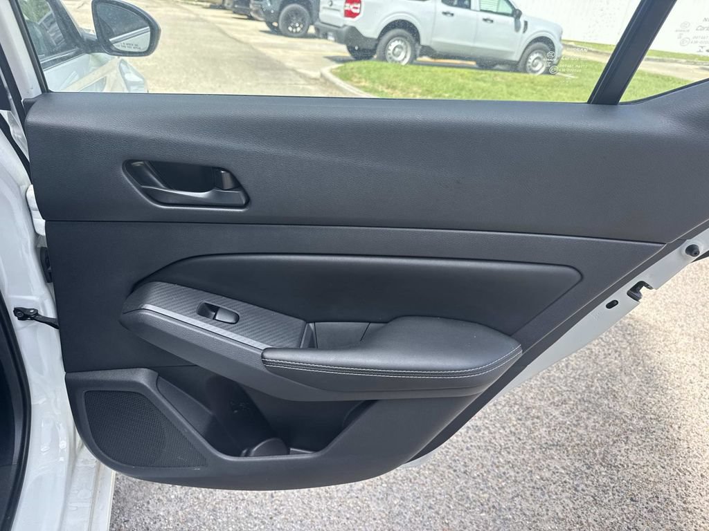 Used 2025 Nissan Altima 2.5 SV FWD image 18