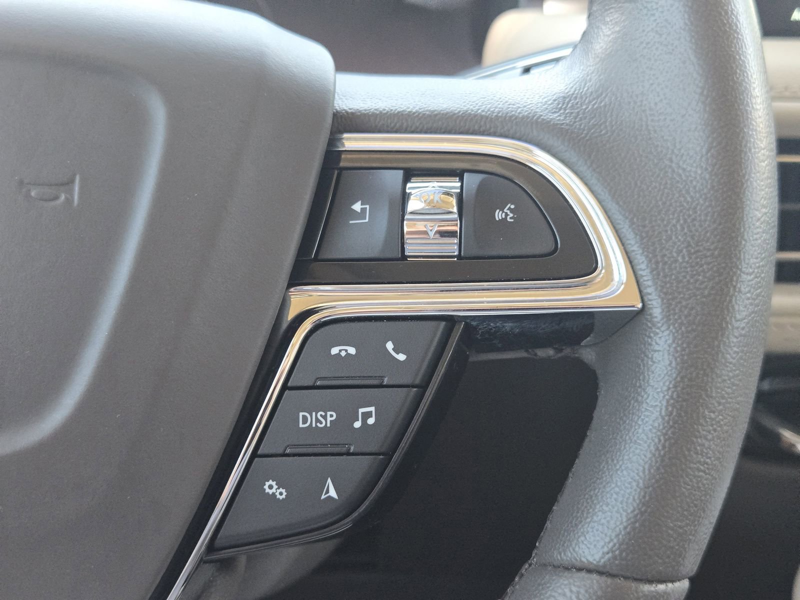 Used 2022 Lincoln Nautilus FWD w/ Premium Package image 31