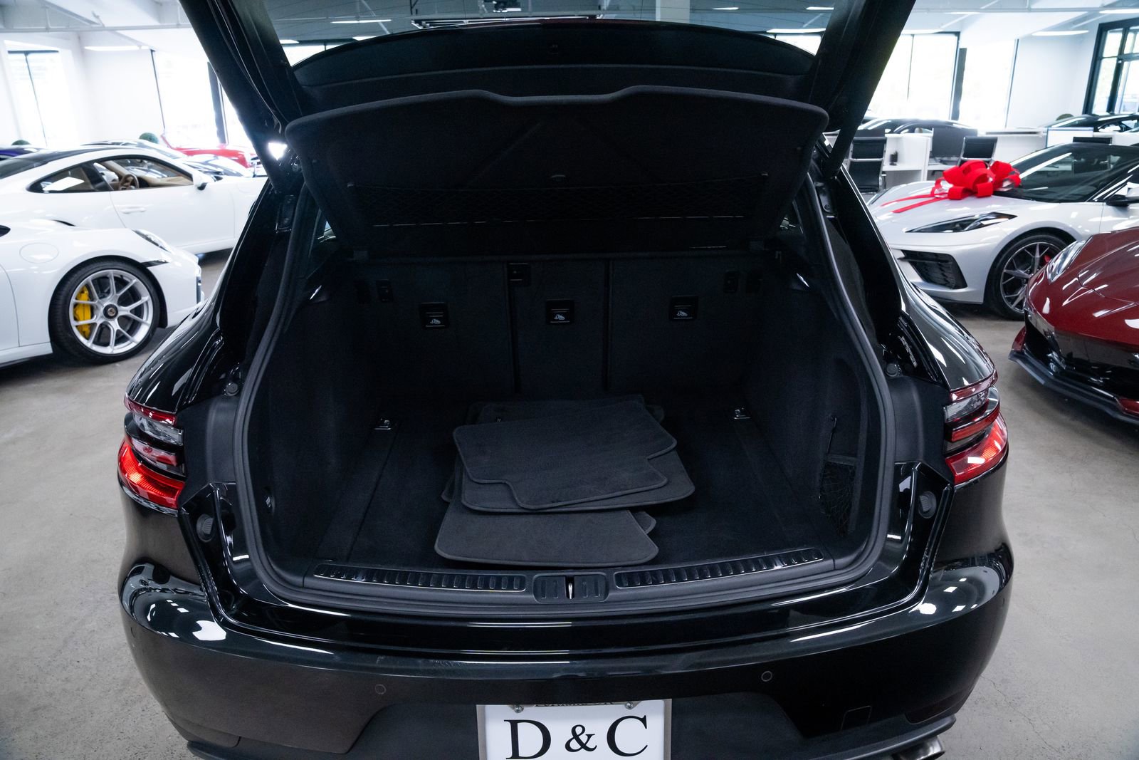 Used 2017 Porsche Macan S AWD/4WD image 8