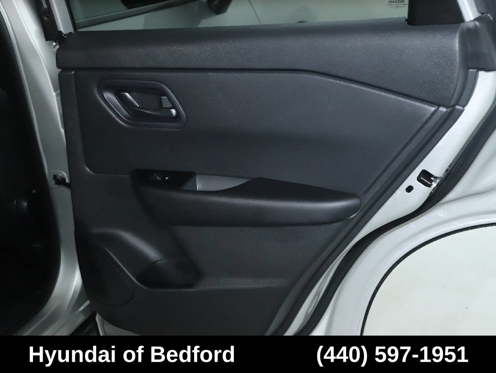 Used 2024 Nissan Rogue S AWD/4WD image 33