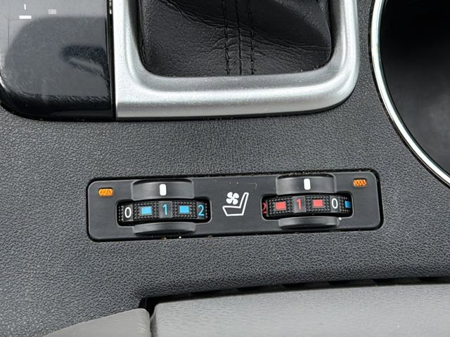 Used 2016 Toyota Highlander Limited image 32