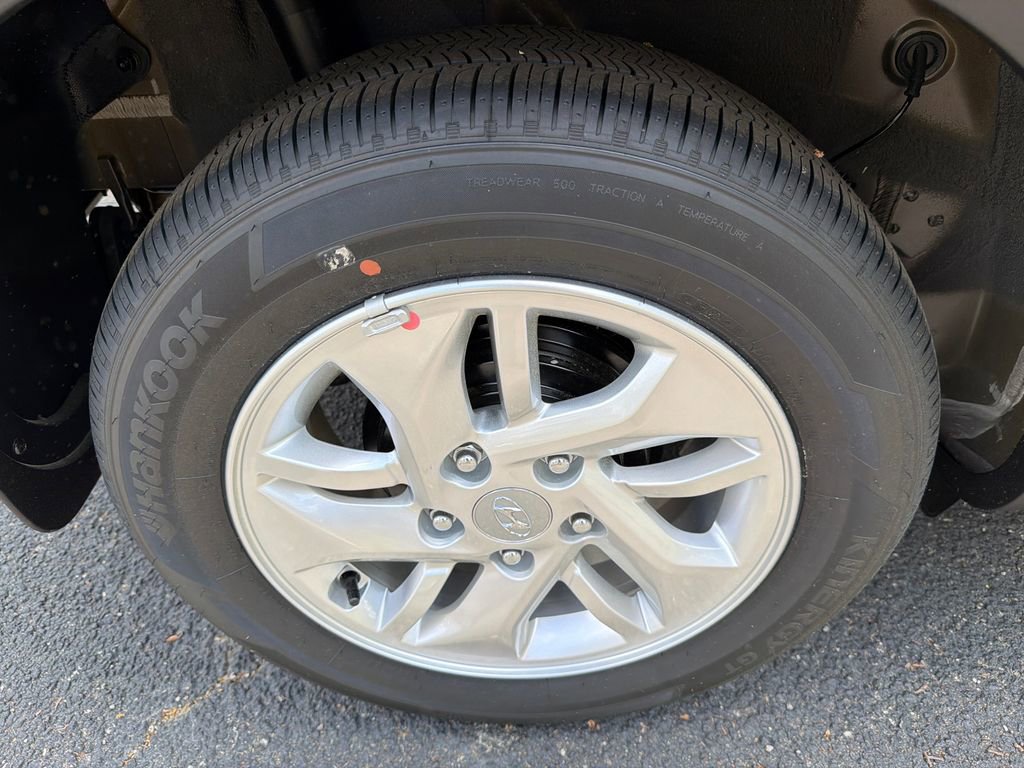 New 2026 Hyundai Venue SE image 17