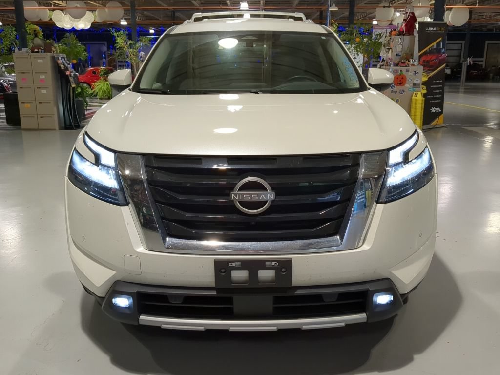 Used 2024 Nissan Pathfinder SL w/ Lighting Package (N92) AWD/4WD image 3