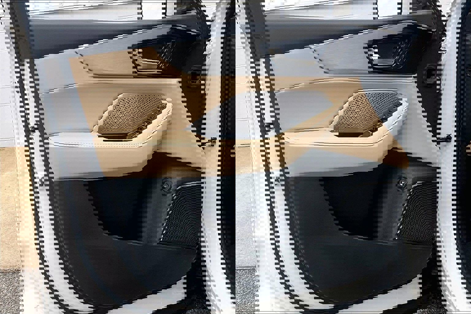 Used 2023 Acura MDX SH-AWD w/ Technology Package image 28