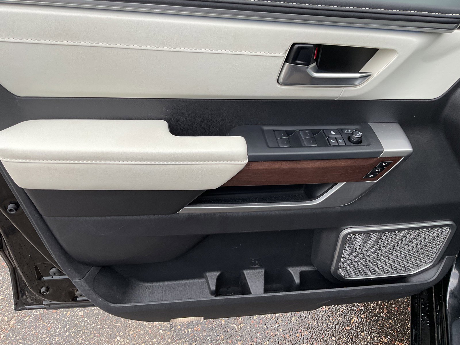 Used 2024 Toyota Sequoia Capstone image 13