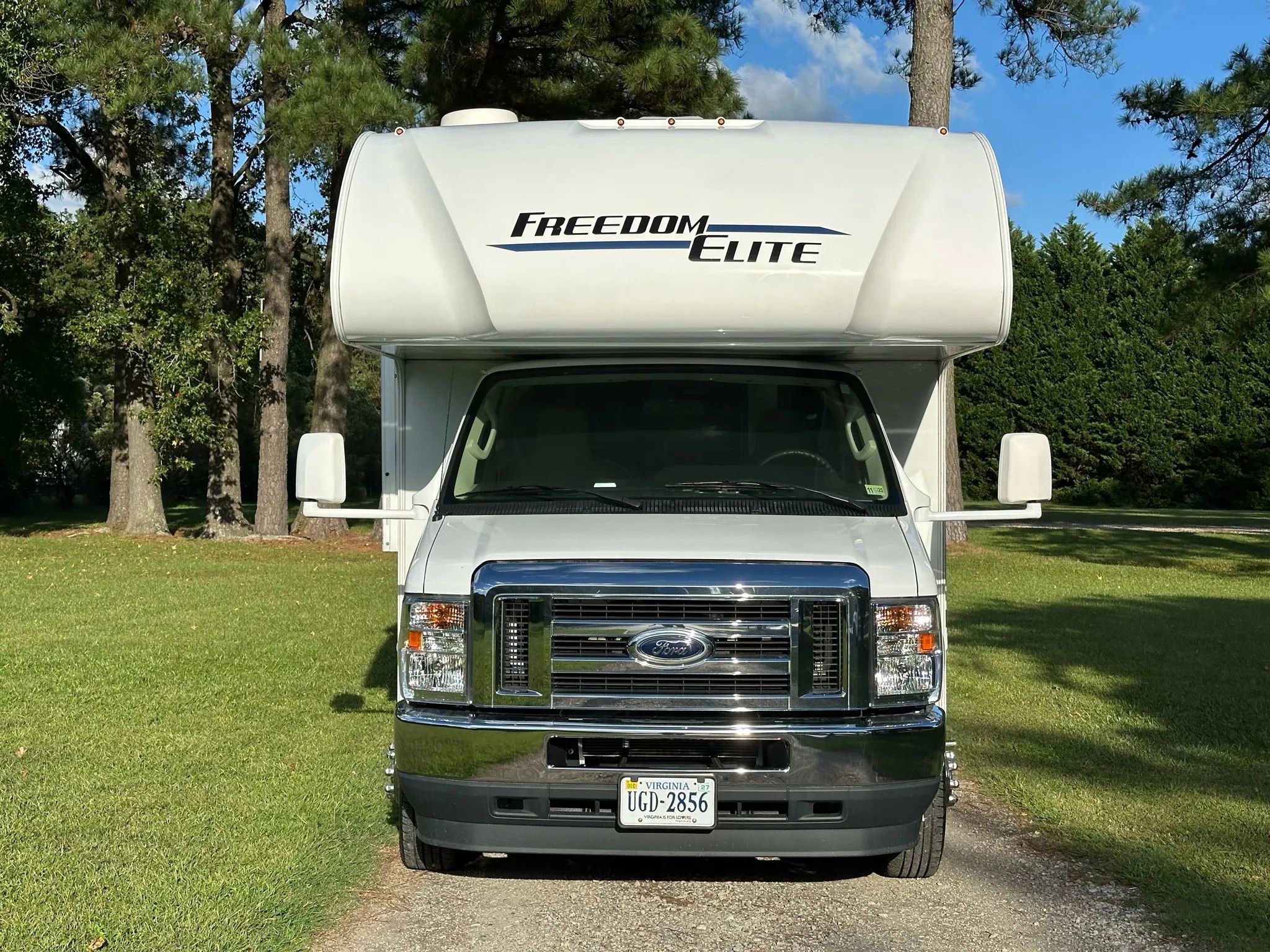 Used 2021 Ford E-450 and Econoline 450 Super Duty w/ Motorhome Prep Package image 13