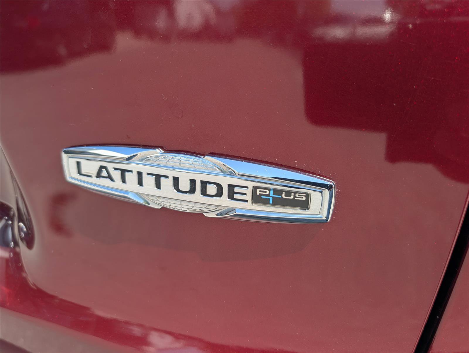 Used 2020 Jeep Cherokee Latitude Plus w/ Cold Weather Group AWD/4WD image 10