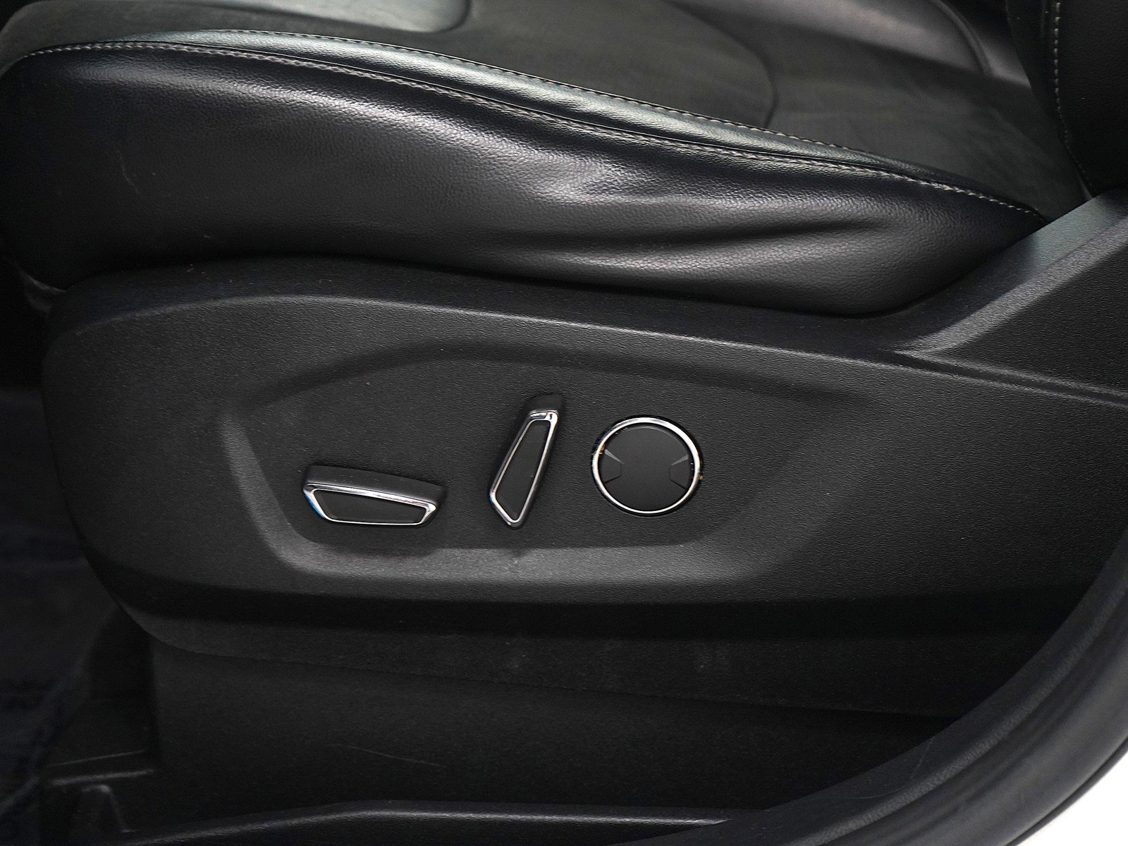 Used 2018 Ford Edge Sport w/ Equipment Group 401A image 28