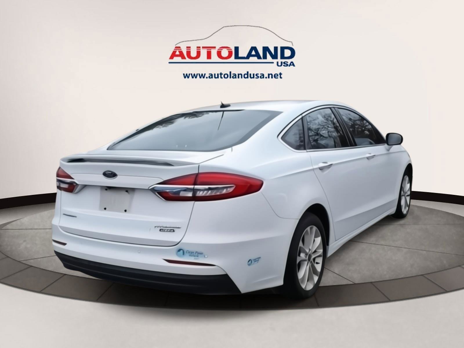 Used 2020 Ford Fusion Energi Titanium FWD image 5