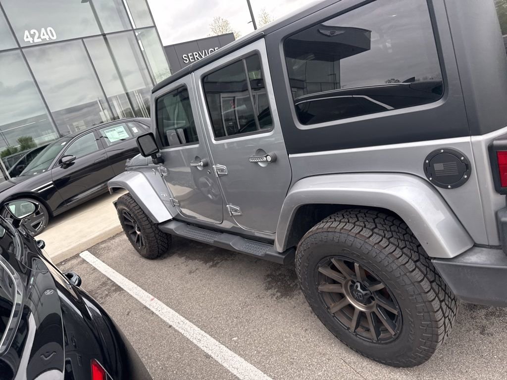 Used 2016 Jeep Wrangler Unlimited Sahara w/ Connectivity Group image 14