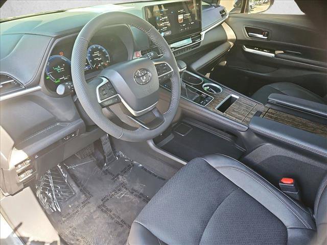 Certified 2026 Toyota Sienna Limited AWD/4WD image 13