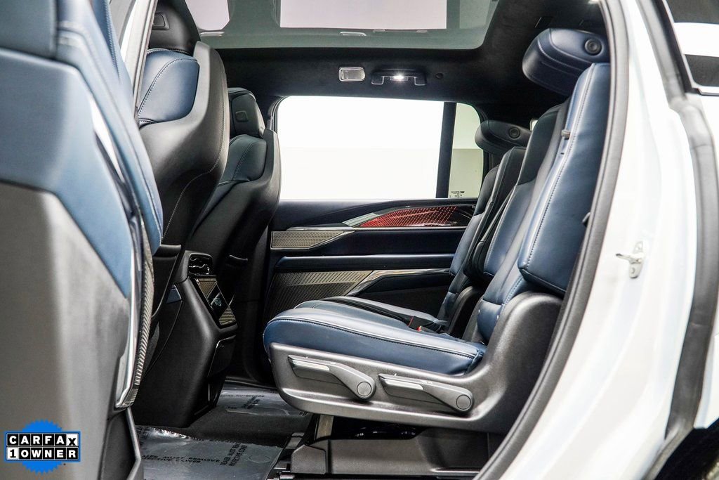 Used 2025 Cadillac Escalade IQ Luxury 2 AWD/4WD image 43