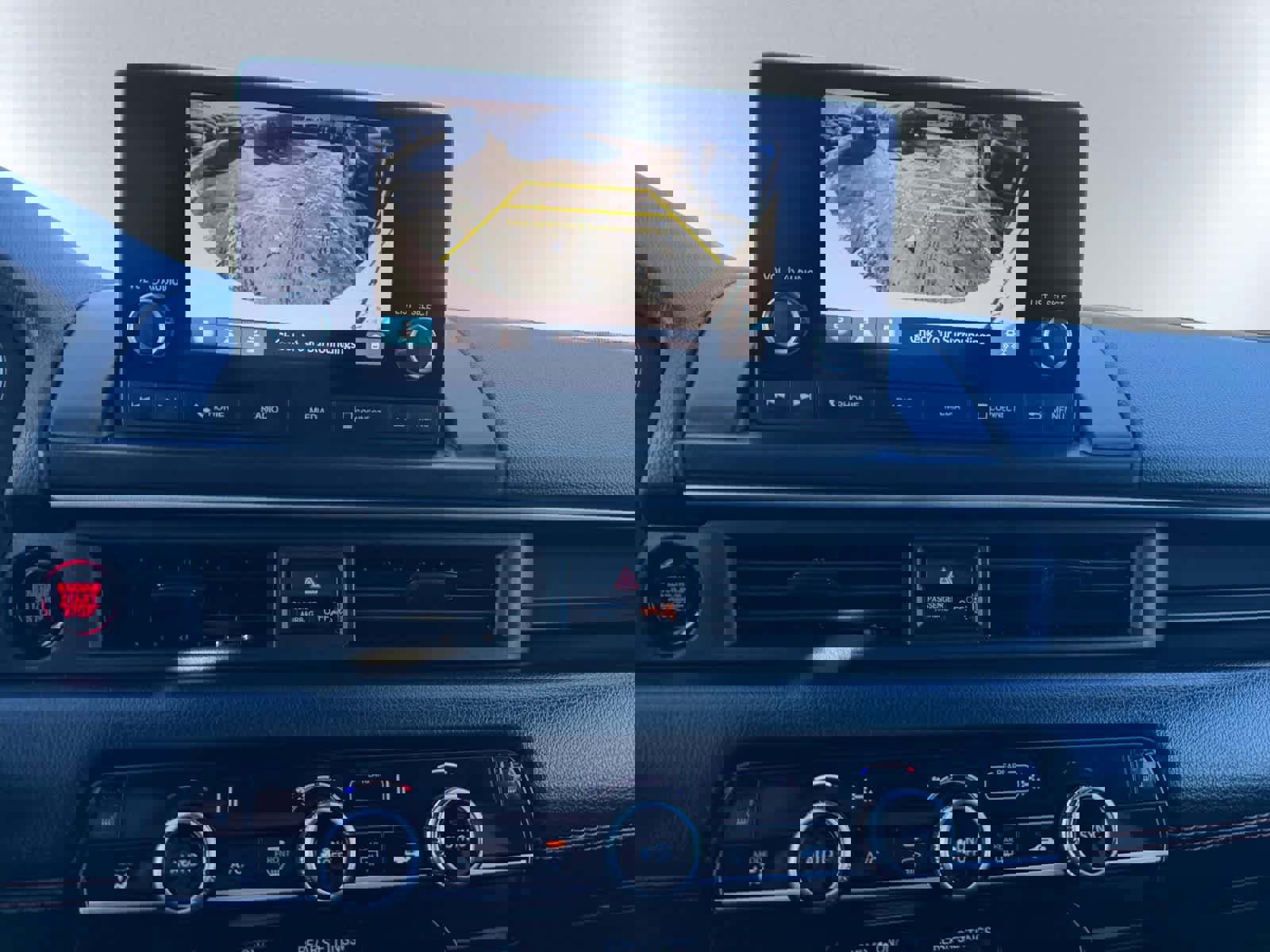 Used 2025 Honda Pilot Sport image 15