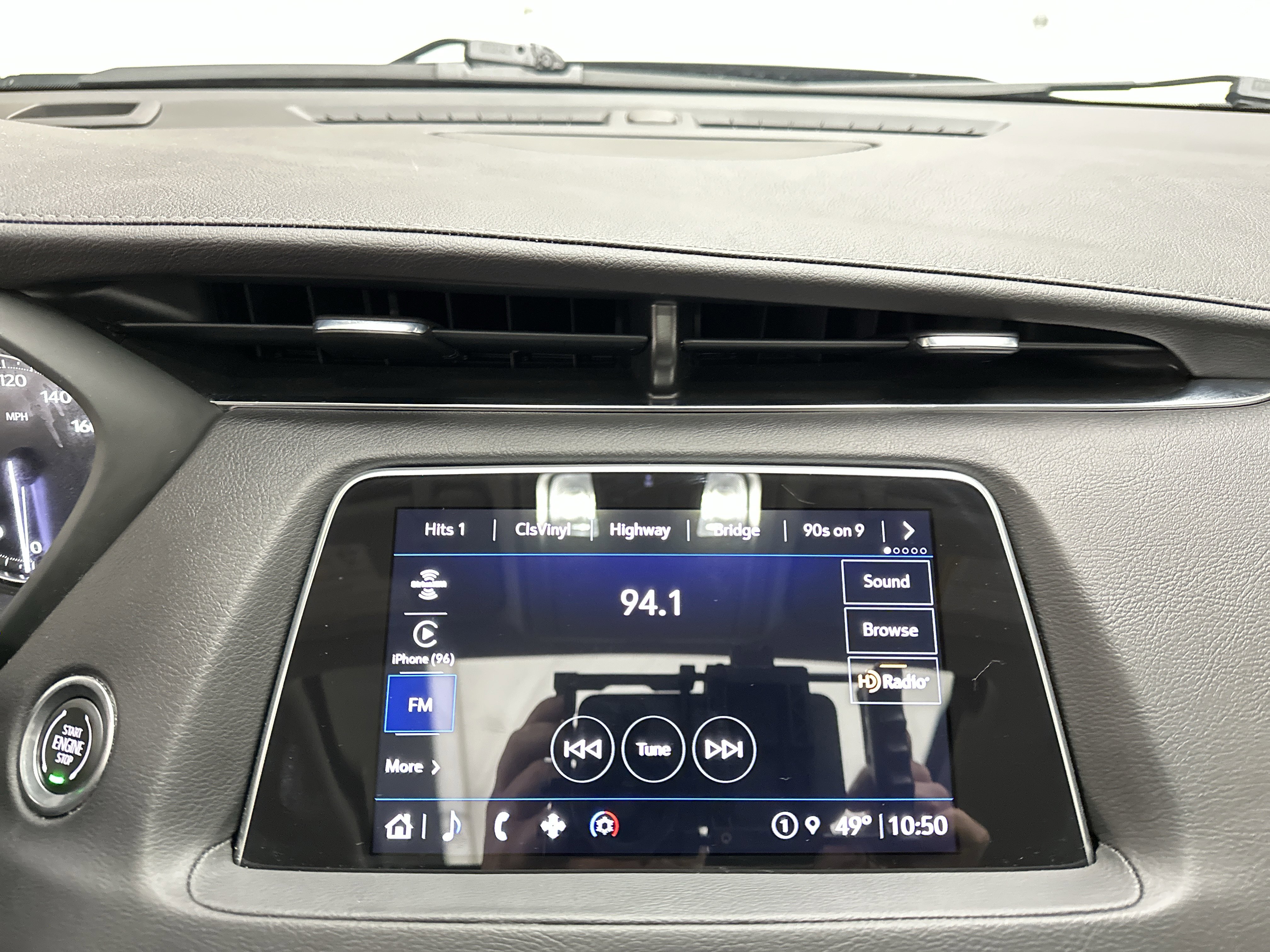 Used 2023 Cadillac XT4 Luxury w/ Cold Weather Package image 34