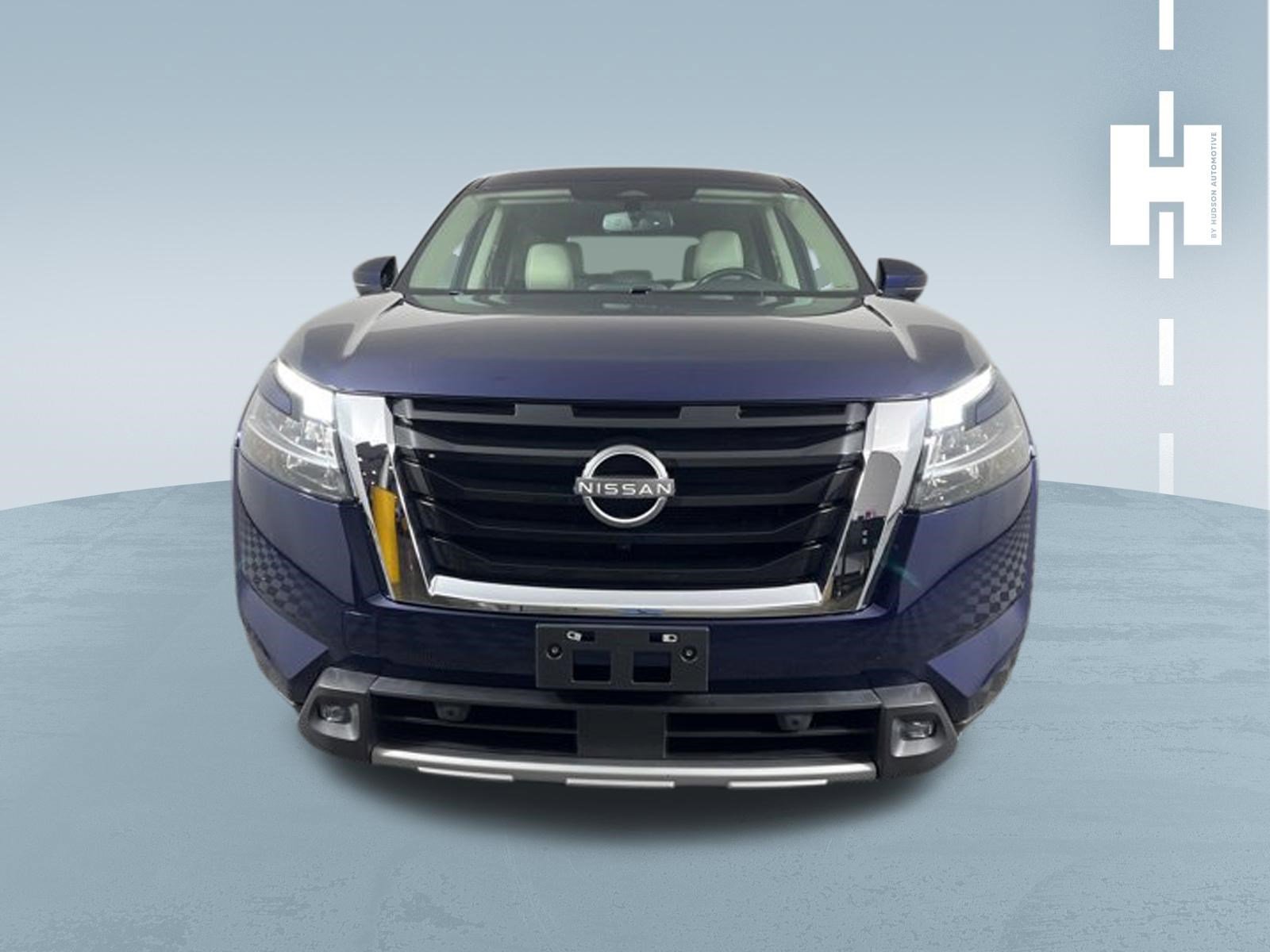 Used 2022 Nissan Pathfinder SL AWD/4WD image 3
