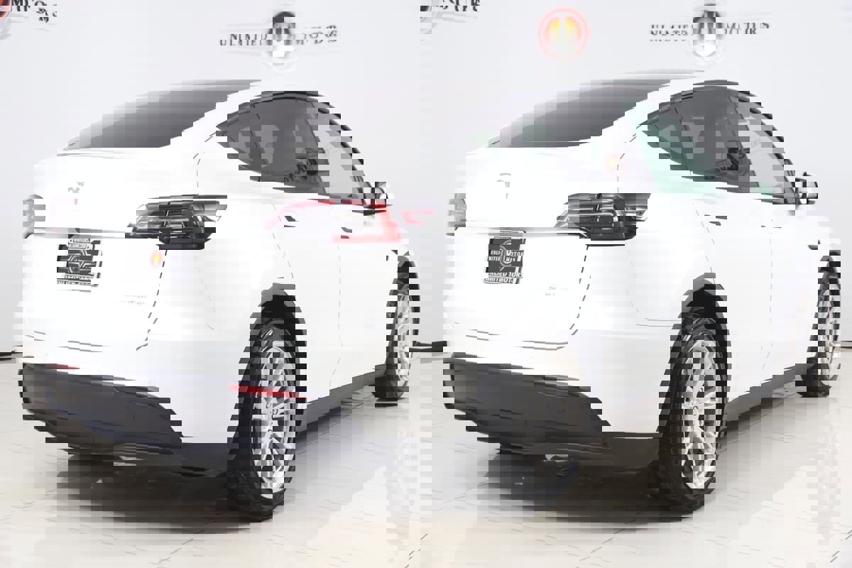 Used 2021 Tesla Model Y Long Range image 3