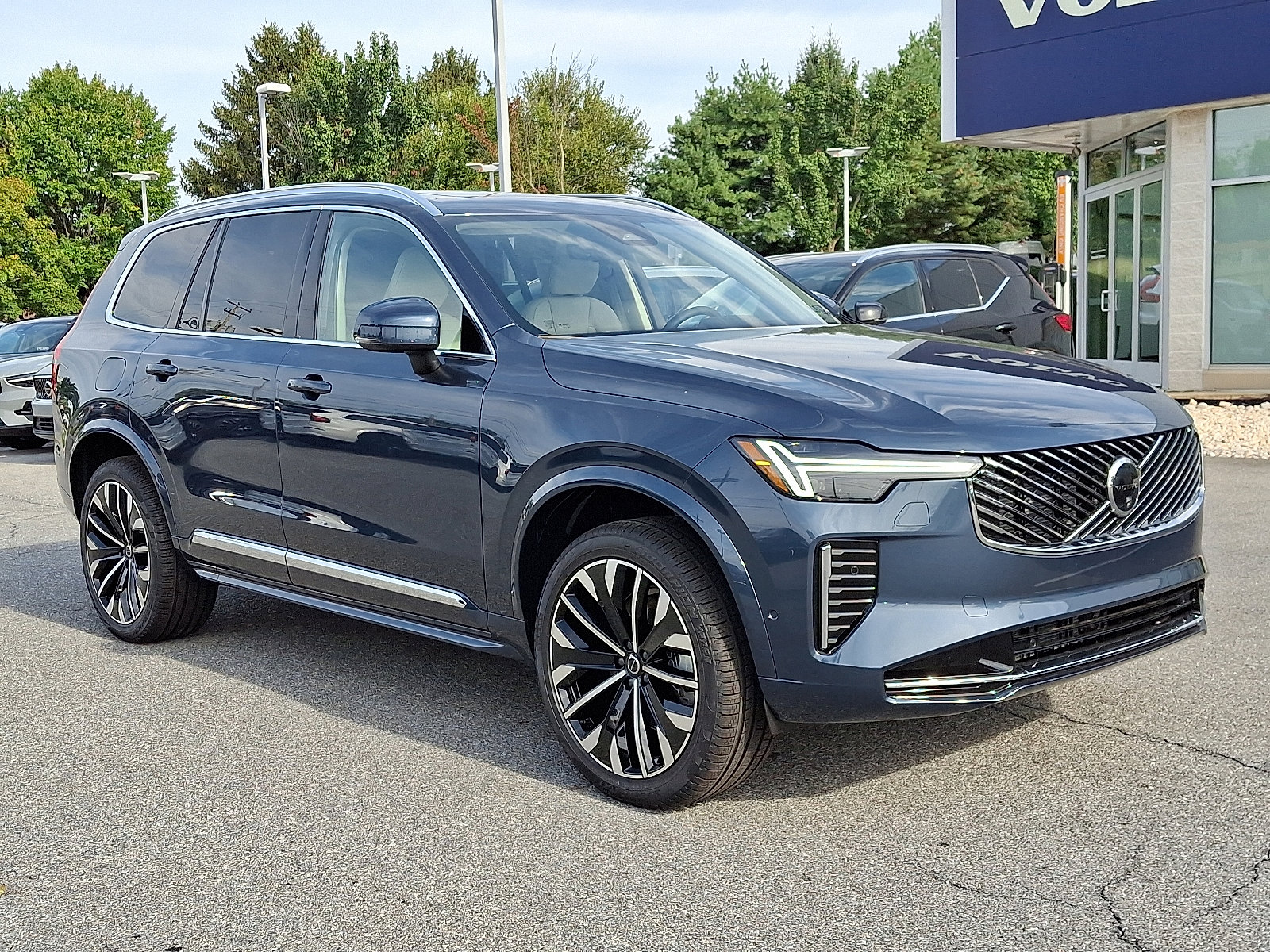 New 2026 Volvo XC90 B6 Ultra video 1