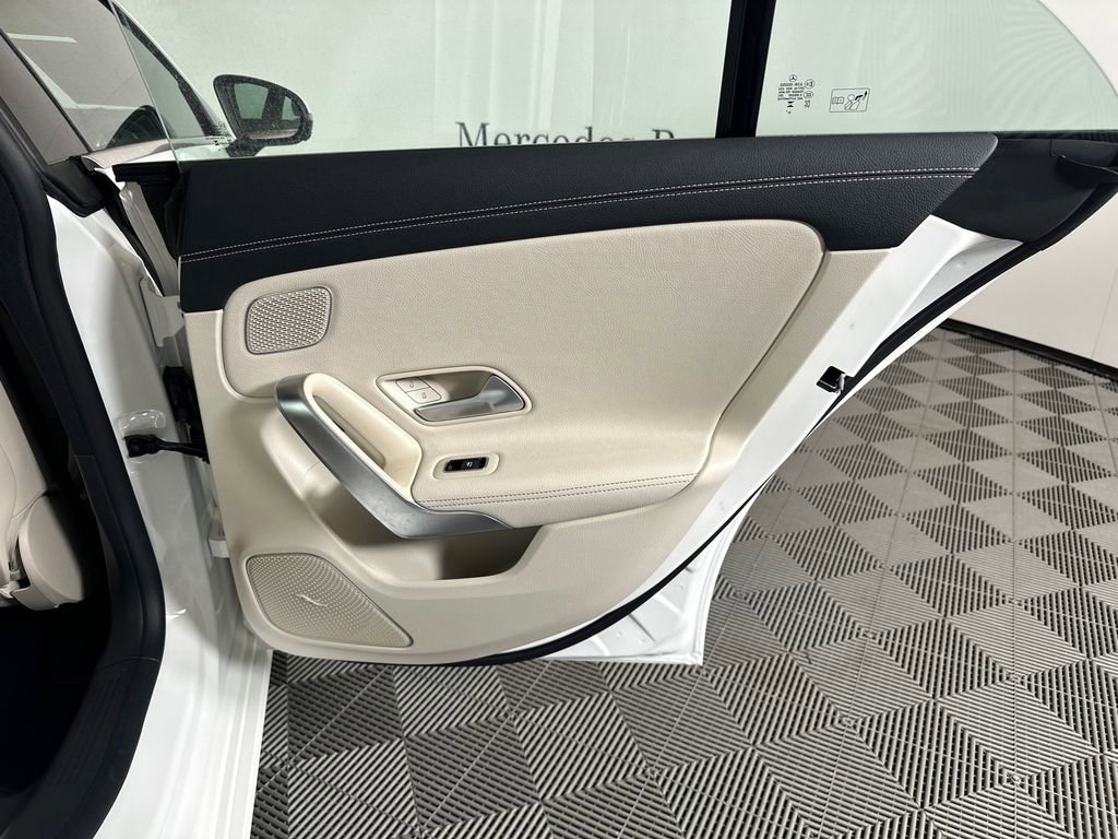 Certified 2025 Mercedes-Benz CLA 250 4MATIC image 18