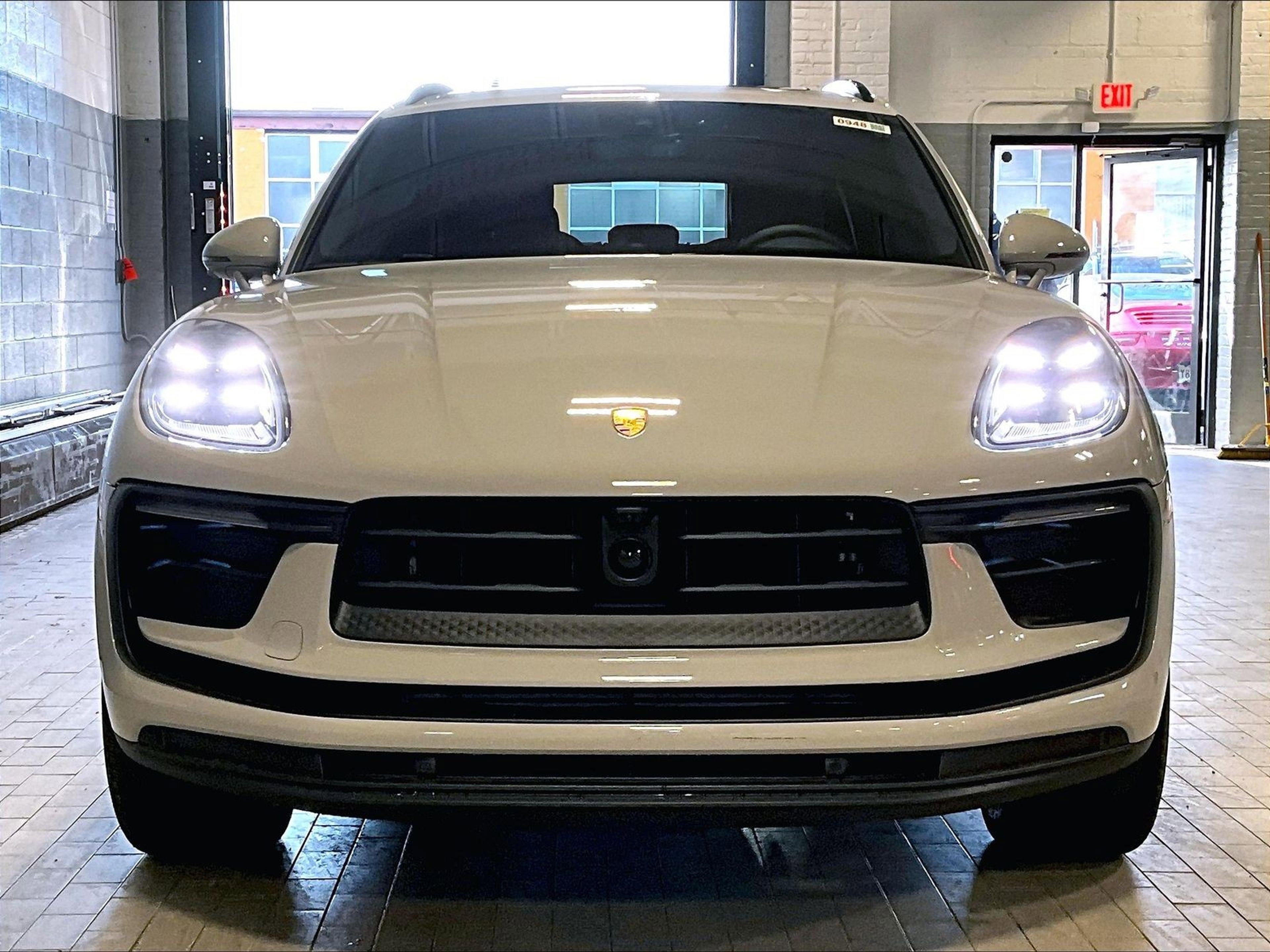 New 2026 Porsche Macan image 22