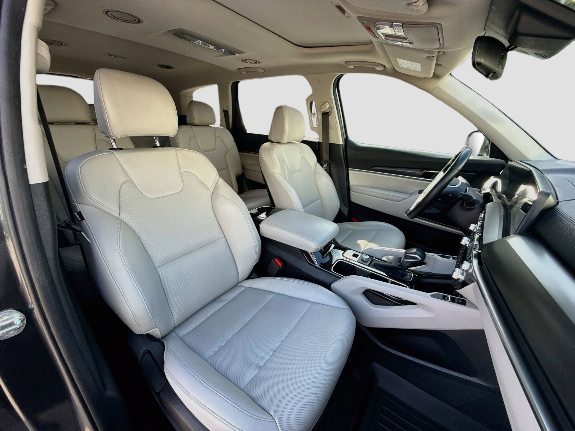 Used 2024 Kia Telluride S w/ S Sunroof Package FWD image 15