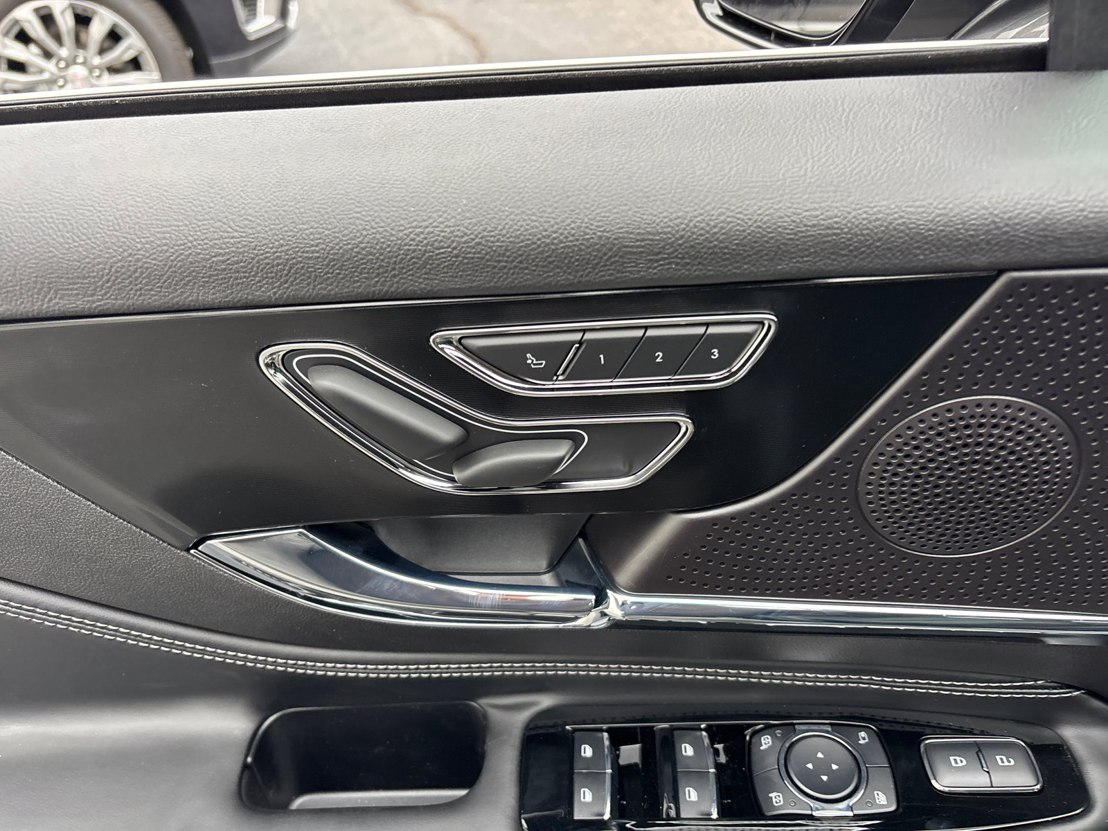 New 2026 Lincoln Corsair Premiere image 12