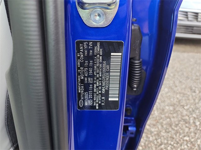 New 2025 Hyundai Elantra Limited image 29