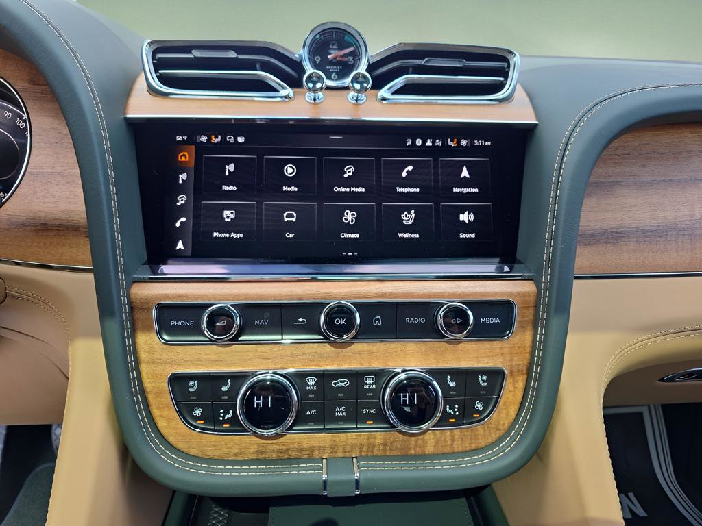 New 2025 Bentley Bentayga image 24