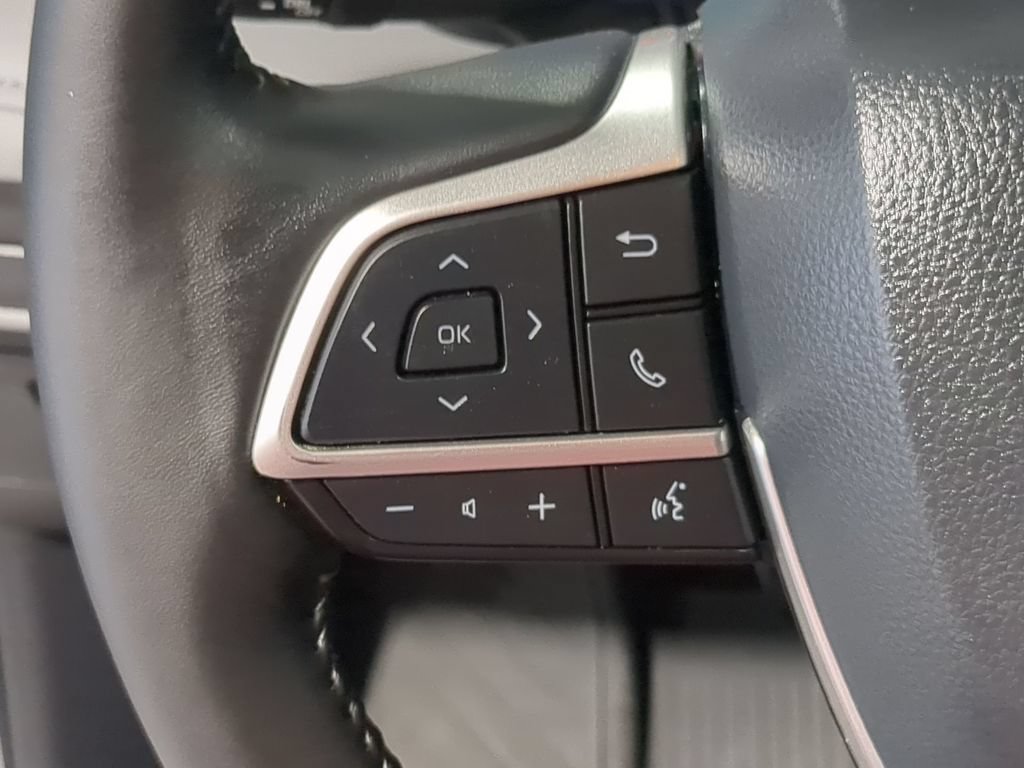 Used 2025 Toyota Highlander XLE AWD/4WD image 28