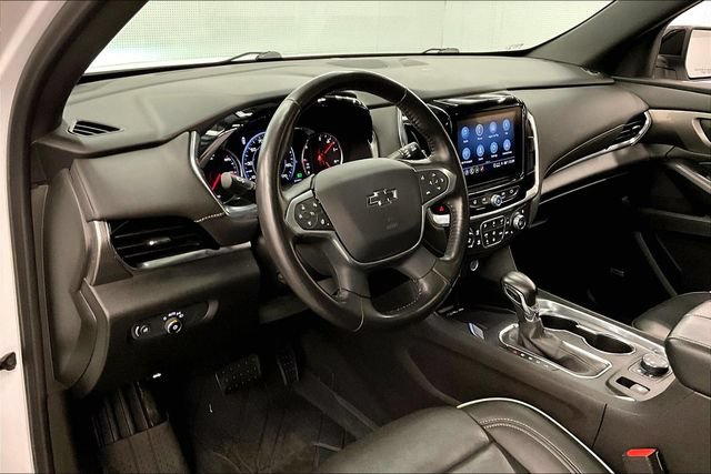 Used 2022 Chevrolet Traverse Premier w/ Redline Edition AWD/4WD image 17