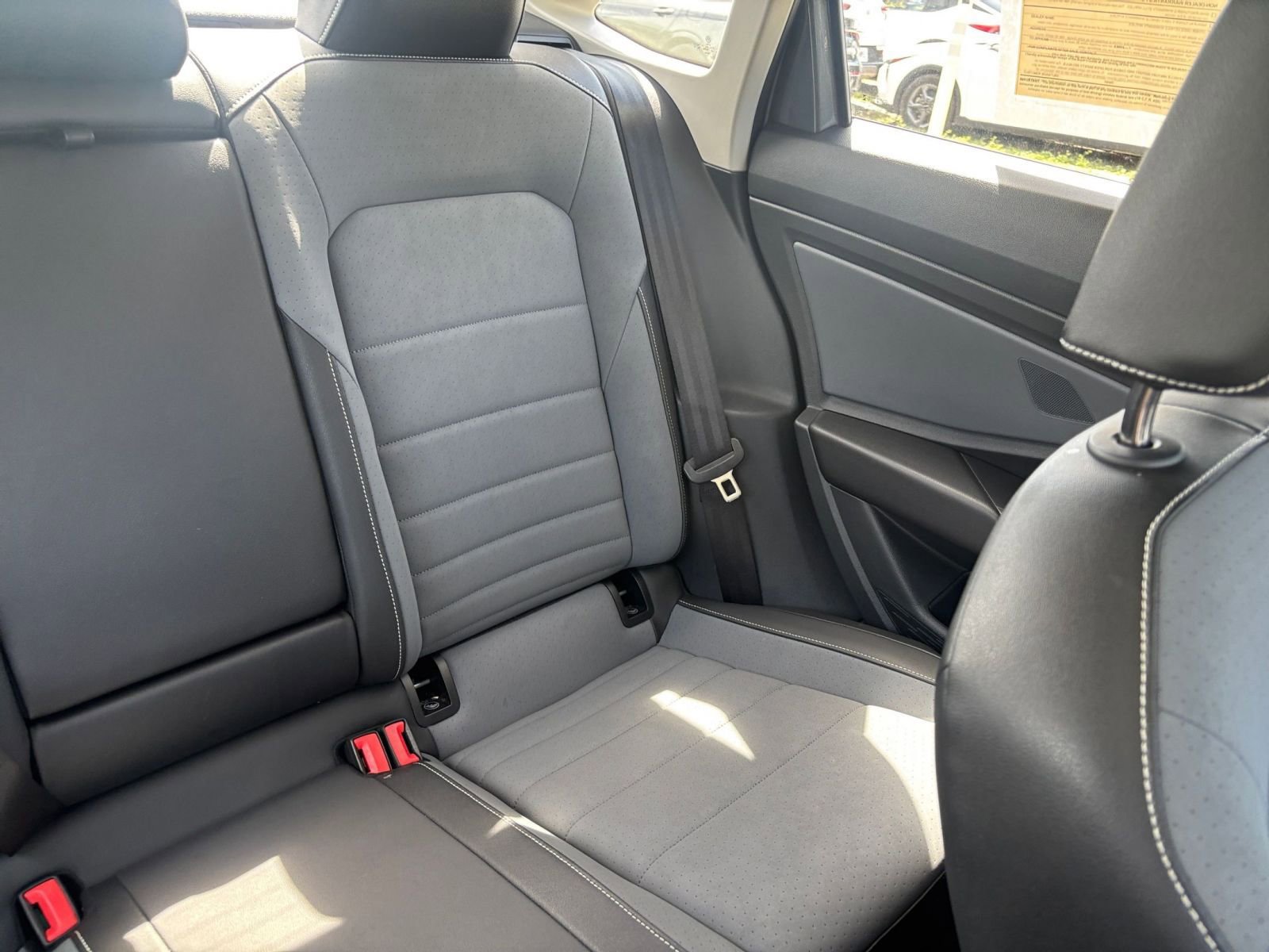 Used 2025 Volkswagen Jetta SE image 39