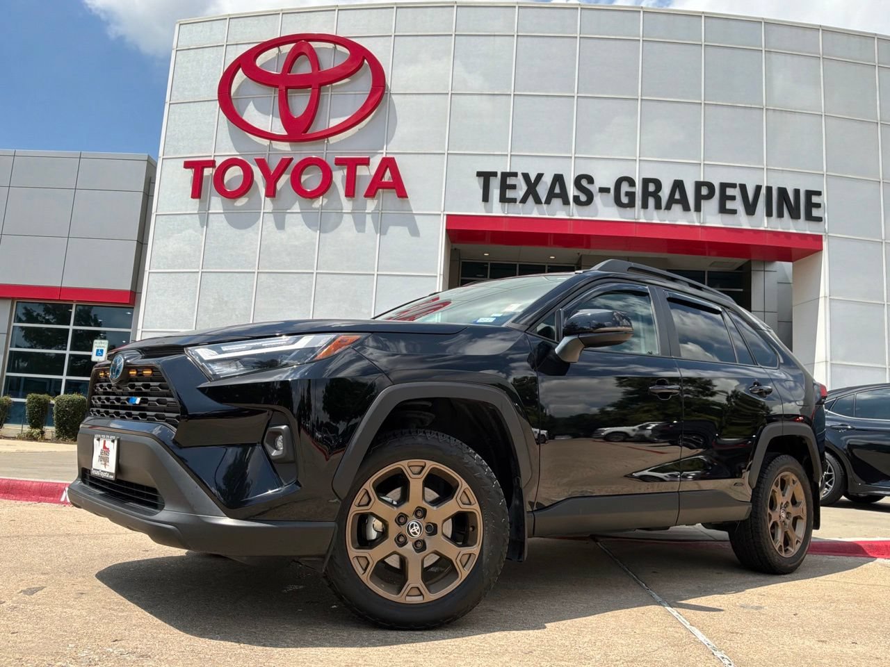 Used 2024 Toyota RAV4 AWD Hybrid image 2