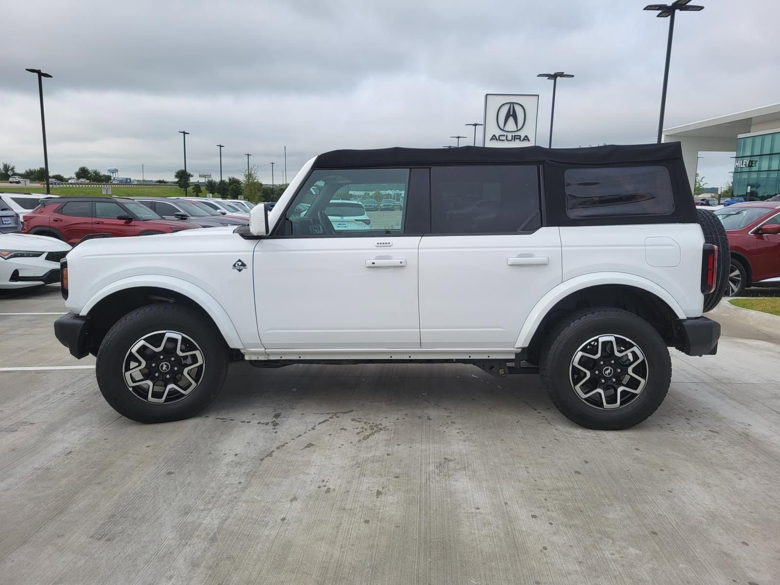 Used 2022 Ford Bronco Outer Banks AWD/4WD image 3