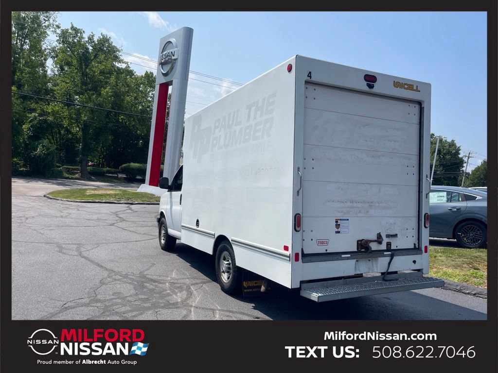 Used 2021 Chevrolet Express 3500 w/ Power Convenience Package RWD image 3