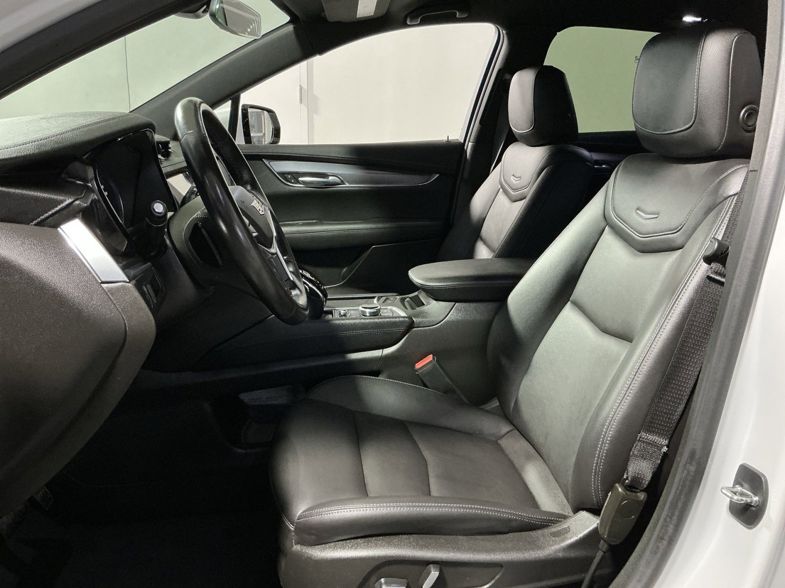 Used 2023 Cadillac XT5 Luxury w/ LPO, Floor Liner Package image 21