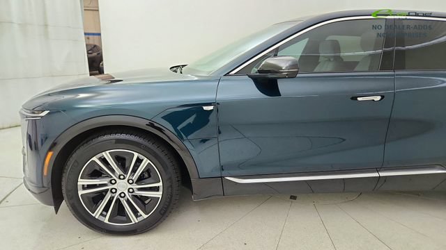 Used 2025 Cadillac Lyriq Luxury w/ LPO, Floor Liner Package RWD image 8