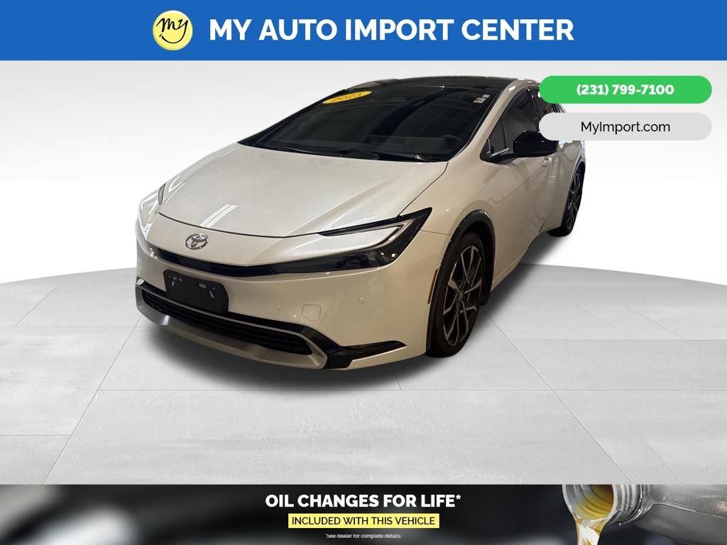 Used 2025 Toyota Prius XSE Premium w/ Limited Premium Package image 3