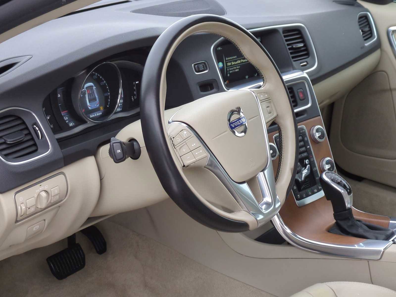 Used 2016 Volvo S60 T5 Inscription Platinum image 10