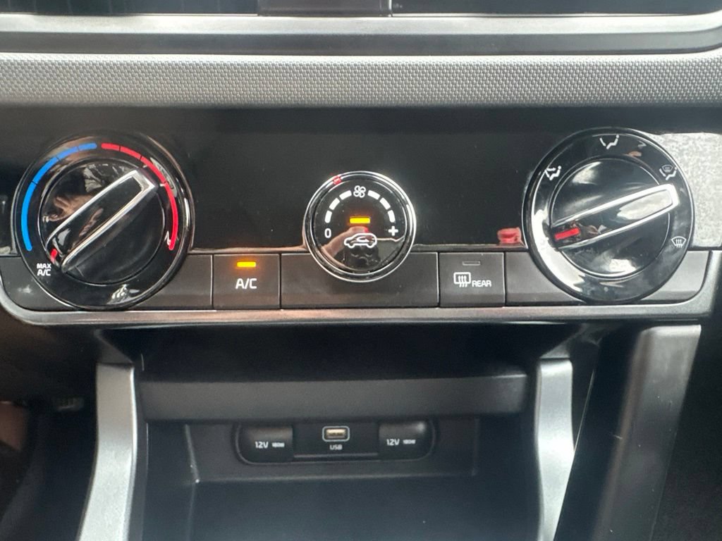 Used 2025 Kia Seltos LX AWD/4WD image 13