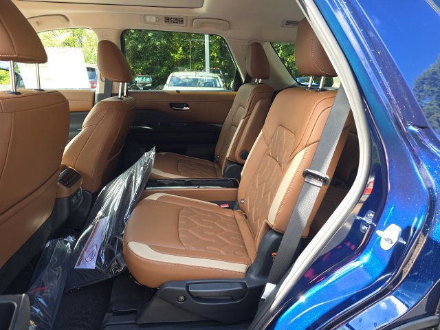 New 2026 Nissan Pathfinder Platinum AWD/4WD image 14