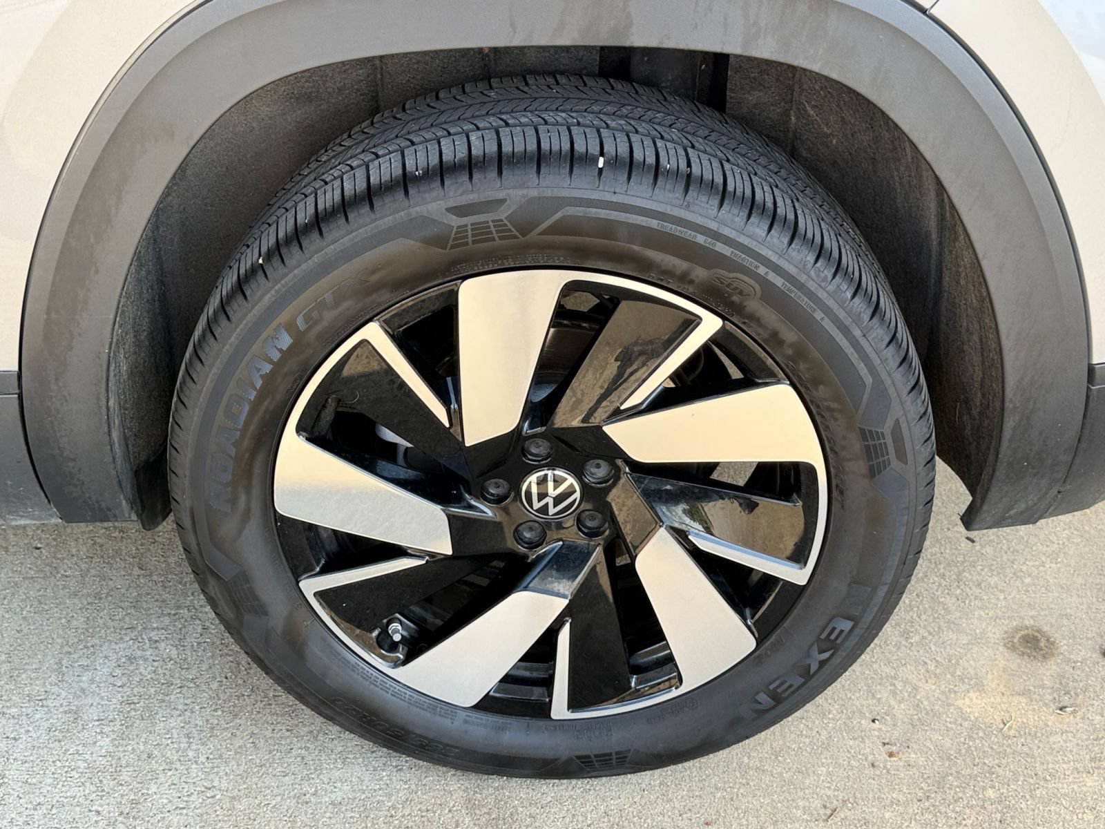 Used 2026 Volkswagen Atlas Cross Sport SE AWD/4WD image 33