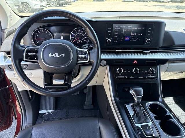 Used 2024 Kia Carnival LX FWD image 17