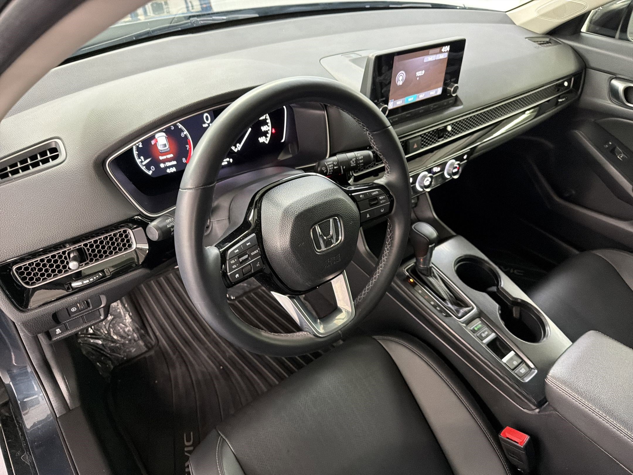 Certified 2024 Honda Civic EX-L image 4