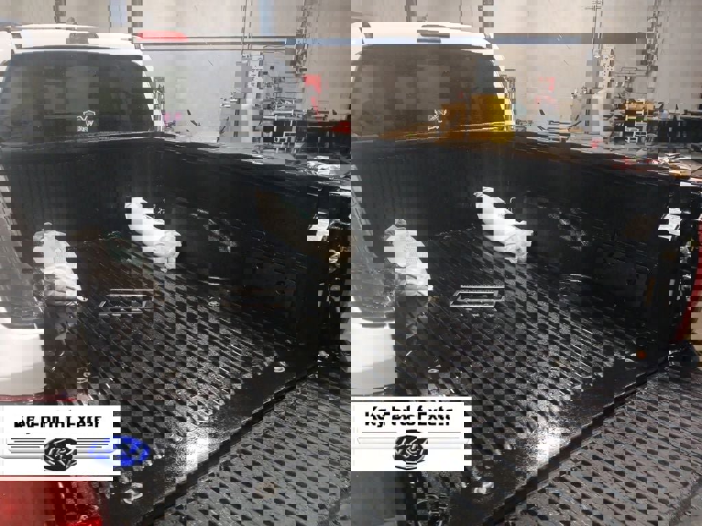 Used 2018 Toyota Tacoma SR image 12