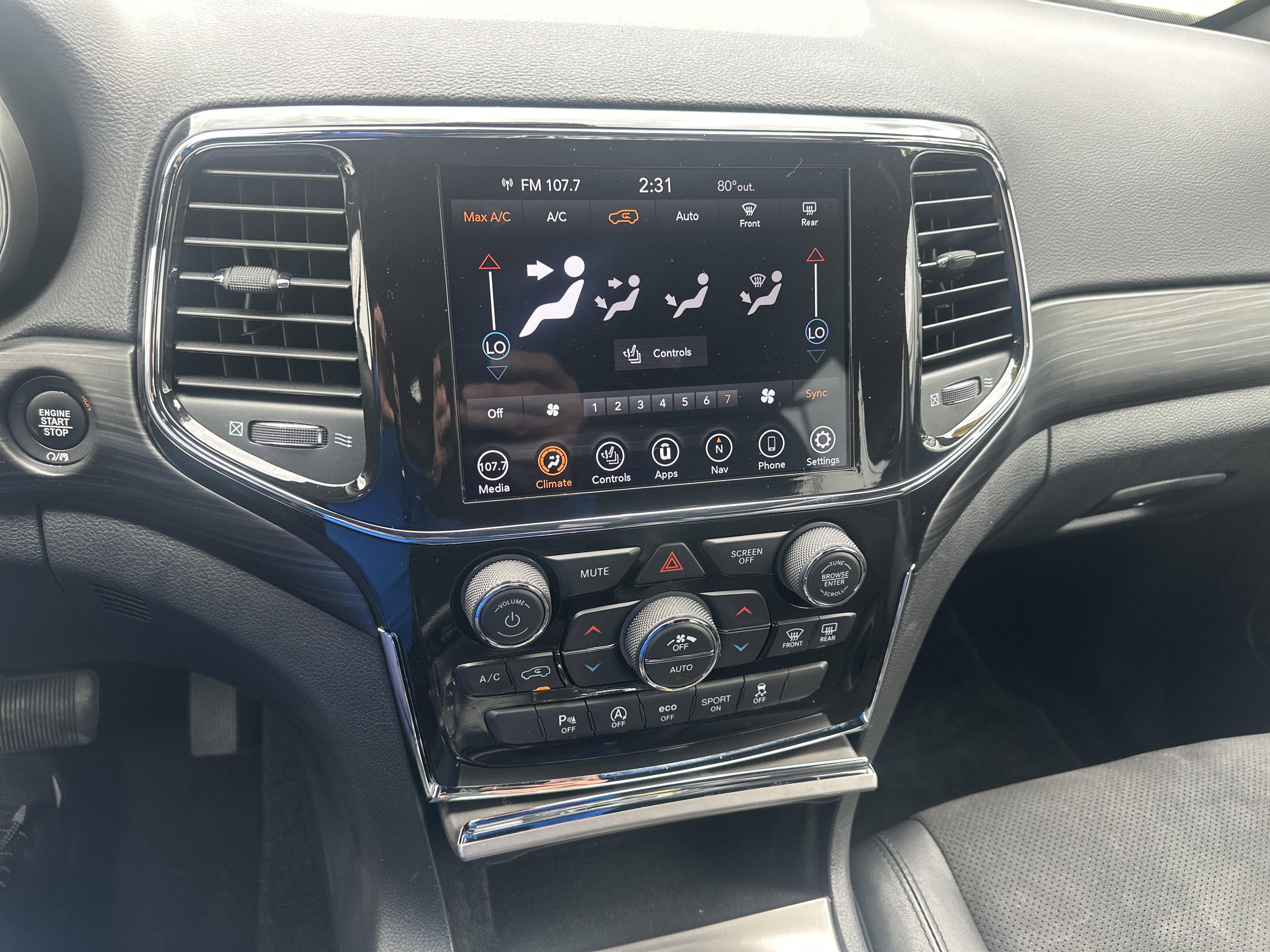 Used 2022 Jeep Grand Cherokee Laredo X AWD/4WD image 37