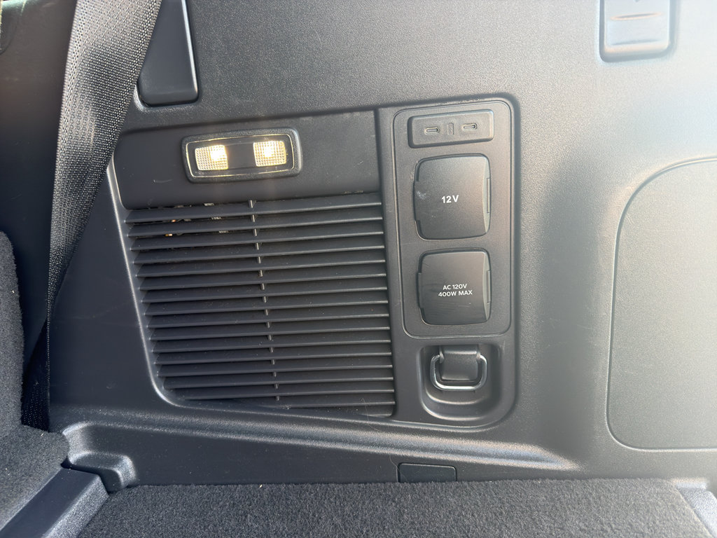 Used 2025 Lincoln Navigator Reserve AWD/4WD image 30