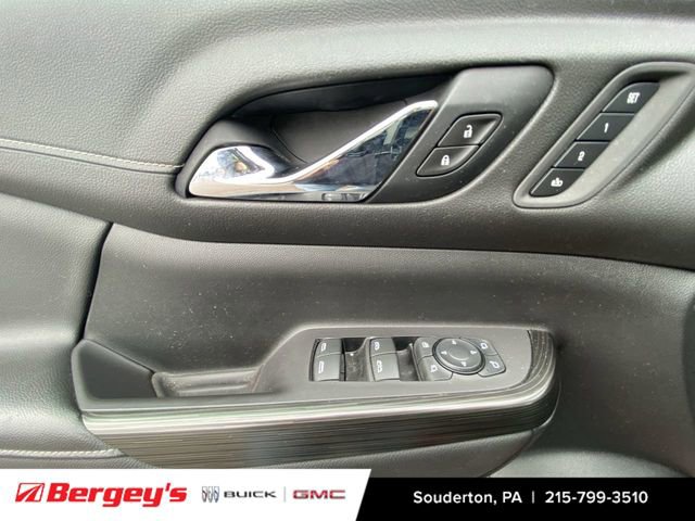 Used 2020 GMC Acadia SLT w/ Driver Alert Package II image 26