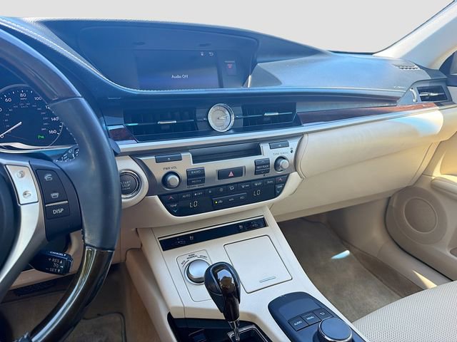 Used 2015 Lexus ES 350 w/ Premium Package FWD image 26