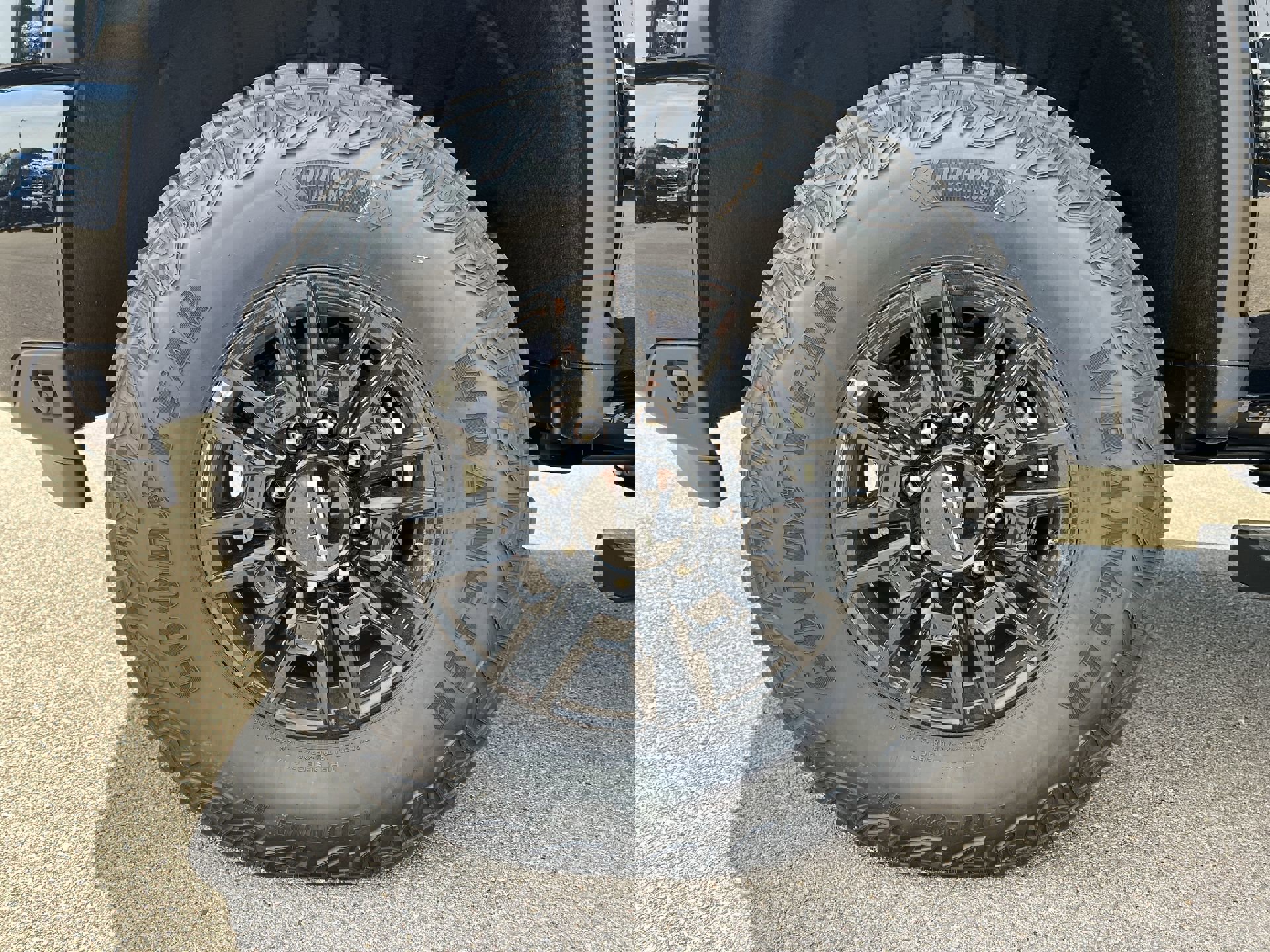 New 2025 Chevrolet Silverado 2500 ZR2 w/ Technology Package image 70